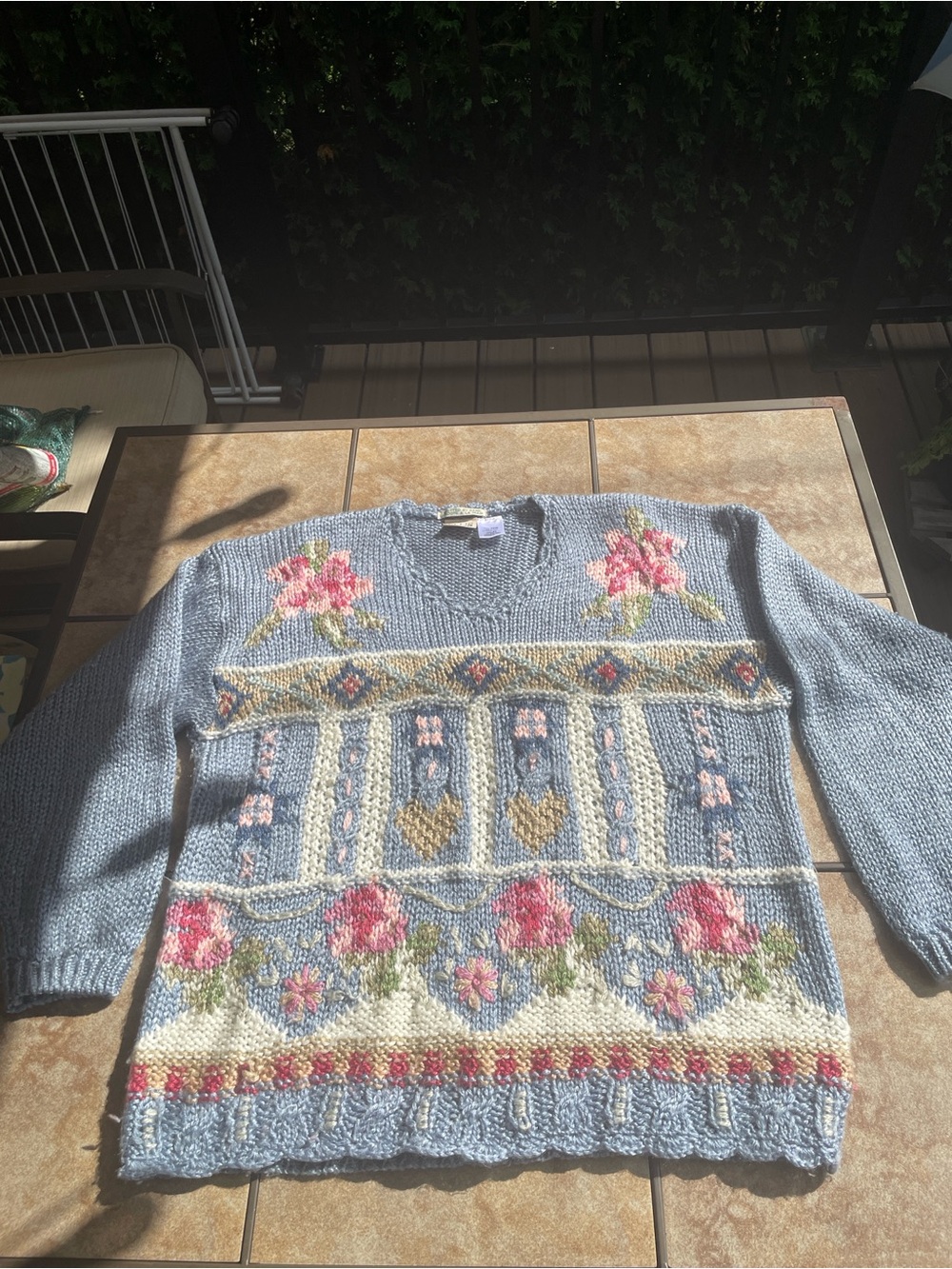 🌸🎀Vintage Hand-Knit Sweater - Picture 10 of 12